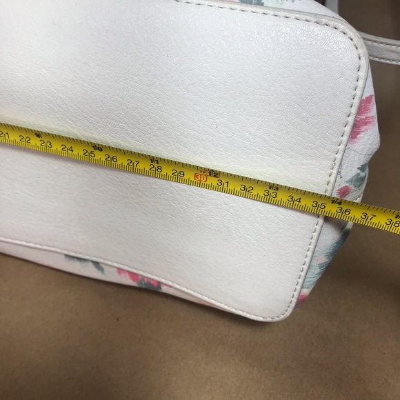 LC Lauren Conrad White Pink Floral Large Vegan Leather Tote Bag NWOT - Picture 13 of 15